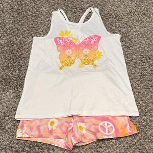 Place Floral Patterned Garment